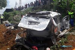 Korban Jiwa Kecelakaan Maut Cianjur Jadi 11 Orang, Hati-Hati di Jalur Puncak-Cisarua