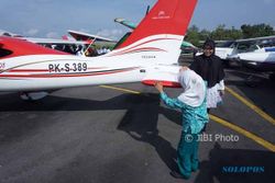 Pengalaman Sintiya, Siswa Tuna Netra saat Memegang Pesawat Tempur