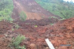 BENCANA WONOGIRI : Tanah Bergerak Mirip di Ponorogo, Warga Biting Dilarang Pergi ke Ladang Dekat Bukit