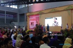 Ibu Negara Dirayu Siswa SMK, Presiden Jokowi Diminta Tak Cemburu
