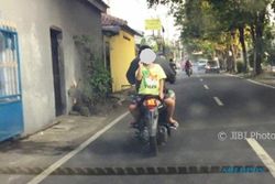 LALU LINTAS SEMARANG : Gemar Dibonceng Hadap Belakang, Anak di Semarang Ini Ramai Dibicarakan