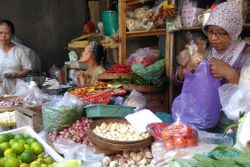 KOMODITAS PANGAN : Kebijakan Pemerintah Pusat Pengaruhi Harga Bahan Makanan