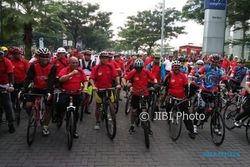 Gubernur dan 3 Kepala Daerah Soloraya Gowes Bareng di Acara HUT Kopassus