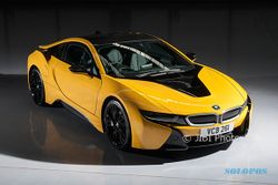 Begini Gaharnya Penampilan Sportcar Hybrid BMW i8 Protonic Frozen Yellow