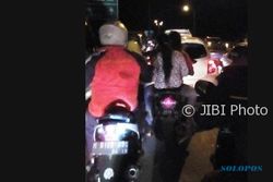 LALU LINTAS SEMARANG : Asjo Macet Parah, Juru Parkir Pemicunya?