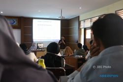 UII JOGJA : Duta FE UII Belajar Jurnalistik dan Public Speaking