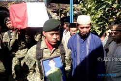 KECELAKAAN MERIAM PPRC TNI : Warga Demak Korban Latihan TNI di Natuna Dimakamkan di Kampung Halaman