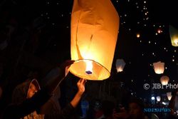 AGENDA SEMARANG : Kala Festival Banjir Kanal Barat Diterangi 4.700 Lampion Warna-Warni