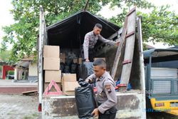 MIRAS KARANGANYAR : Polisi Gagalkan Penyelundupan 2.760 Liter Ciu ke Jakarta