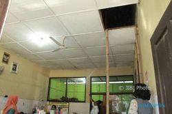 UJIAN SD 2017 : Disidak Legislator, Kepala Sekolah di Solo Mengeluhkan Bangunan Rusak