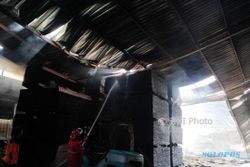 Pabrik Kayu Triplek di Jalan Solo-Purwodadi Ludes Terbakar