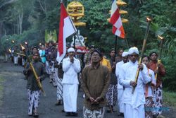 WAISAK 2017 : Begini Proses Kirab Agung Amisa Puja di Girimulyo