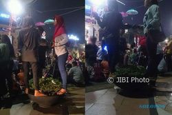 INFRASTRUKTUR SEMARANG : Naiki Pot Untuk Lihat Semarang Night Carnival, Penonton Dicibir