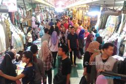 LEBARAN 2017 : Warga Mulai Belanja Baju Lebaran, Pasar Beringharjo Padat