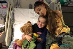 Kejutan! Gadis Korban Bom Manchester Dijenguk Ariana Grande