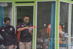 Geledah Rumah Terduga Teroris di Bandung, Densus 88 Temukan Peralatan Militer