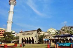 Muncul Kabar Hoax Menara Masjid Raya Bandung Roboh, Warga Panik & Berhamburan