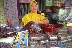 RAMADAN 2017 : Cari Untung Berlipat, Pedagang Pasar Johar Alih Status Jadi Penjual Kurma
