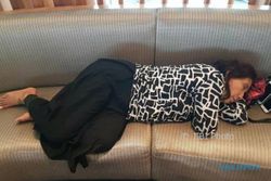 Foto Susi Ketiduran di Bandara New York Bikin Heboh Medsos