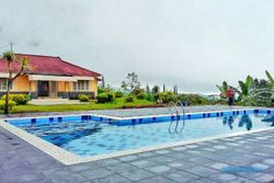 WISATA KARANGANYAR : Hotel Tawangmangu Ajak Tamu Berenang di Lereng Lawu