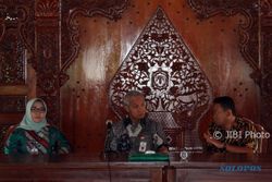 Gubernur Ganjar Minta Yuni-Dedy Perbaiki Jalan Rusak di Sragen