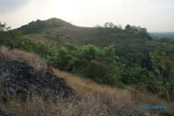 WISATA SOLORAYA : Sukoharjo Punya Gunung Watu Sepur
