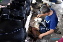 Foto Industri Sepatu Bergeliat di Semarang