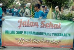 SMP Muhammadiyah 6 Jogja Gelar Jalan Sehat