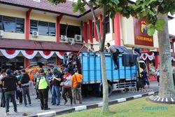 LIGA 2 : Dirazia di Boyolali, Suporter PSIS Semarang Tepergok Bawa Barang Ini