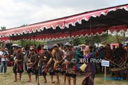 KESENIAN KLATEN : Gejog Lesung dan Semangat Gotong Royong Warga