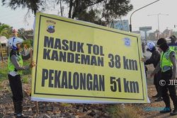 MUDIK 2017 : Arus Balik Bikin Exit Tol Gringsing Padat