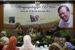 Punya 2 Tanggal Lahir, Rektor UNS Solo Ravik Karsidi Bikin Bingung