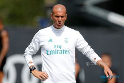 Ditabrak Mobil Zidane, Warga Madrid Ini Malah Minta Swafoto