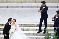 K-POP : Selamat! Eric Shinhwa dan Na Hye Mi Resmi Menikah