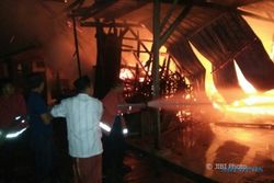 KEBAKARAN PONOROGO : Kompor Gas Meledak, Ponpes Al-Iman Terbakar