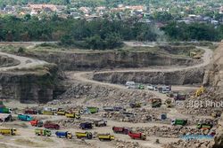 FOTO PERTAMBANGAN JATENG : Pajak Naik, Tanah Uruk Bakal Mahal