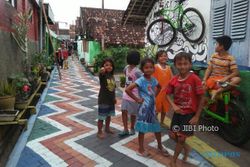 WISATA MADIUN : Indahnya Kampung Warna Warni Kota Madiun yang Penuh Mural