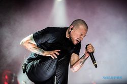 Rasa Haru Selimuti Konser Persembahan Linkin Park untuk Chester Bennington