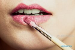 TIPS KECANTIKAN : Sesuaikan Lipstik dengan Warna Gigi