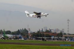 Pesawat N219 Bikinan Anak Bangsa Terbang Perdana di Langit Bandung