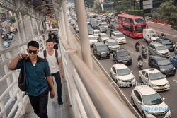 TAHUKAH ANDA? : 4 Hal Ini Bikin Warga Jakarta Malas Jalan Kaki