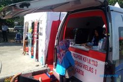 Kemenkumham Buka Pelayanan Pembuatan Paspor Keliling di Stadion Manahan Solo
