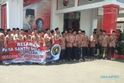 PILGUB JATENG : Ratusan Pendukung Sambut Wardoyo Wijaya di Kantor PDIP Jateng