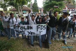 LIMA HARI SEKOLAH : Ratusan Siswa Demo Tolak FDS