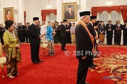8 Tokoh Penerima Anugerah Tanda Kehormatan dari Presiden Jokowi