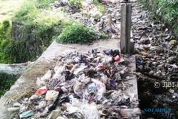 KEBERSIHAN SALATIGA : Tumpukan Sampah di Salatiga Ini Memanjang Hingga 450 Meter
