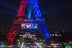 Bertakbir Sambil Acungkan Pisau di Menara Eiffel, Pria Ini Dtangkap Polisi