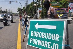 FOTO KRISIS ROHINGYA : Polisi Jaga Jalan ke Candi Borobudur