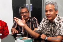 HARI BATIK : Gubernur Jateng Ajak Pelajar Lestarikan Batik