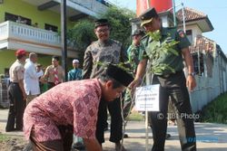 100 Bibit Pohon Buah Ditanam di Ponpes Al Ukhuwah Joho Sukoharjo